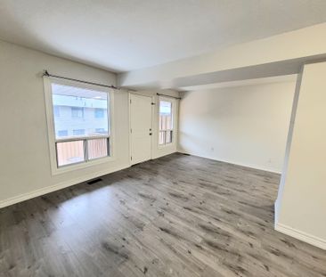 For Lease - 477 Dean Avenue Unit# 40, Oshawa, Ontario - Photo 4