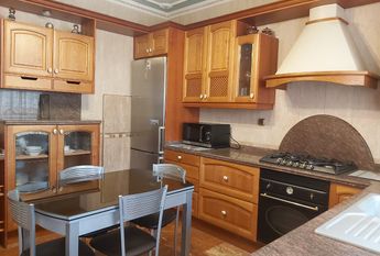 LONG TERM RENTAL. Spacious villa with 6 bedrooms for rent.