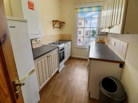 2 bedroom flat to rent - Photo 5