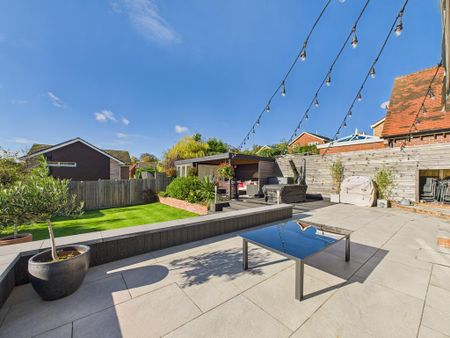 5 bedroom chalet to rent - Photo 3