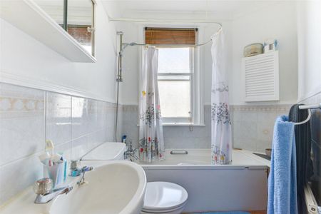 Robertson Road, Brighton - Photo 3