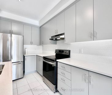 For Lease - 18 Flower Garden Trail, Whitchurch-Stouffville, Ontario - Photo 2