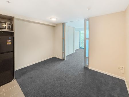 CITY CENTRE, 1 Bed + 1 Car park - Photo 2