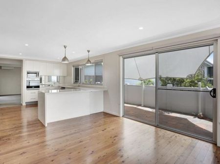 68 Woodward Street, Merewether Heights NSW 2291 - Photo 2