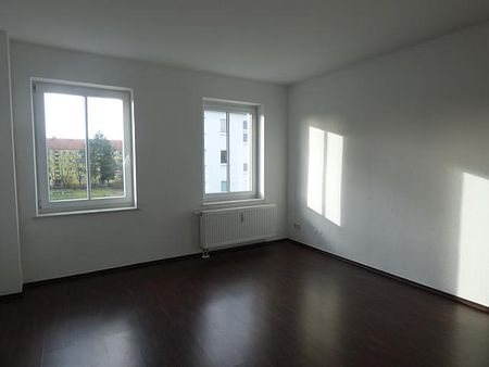 Gemütliche 3-Zimmer-Wohnung mit großem Balkon in Neue Neustadt! - Foto 3