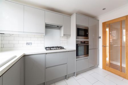 2 bed apartment to rent in The Drive, Gosforth, NE3 - Photo 4