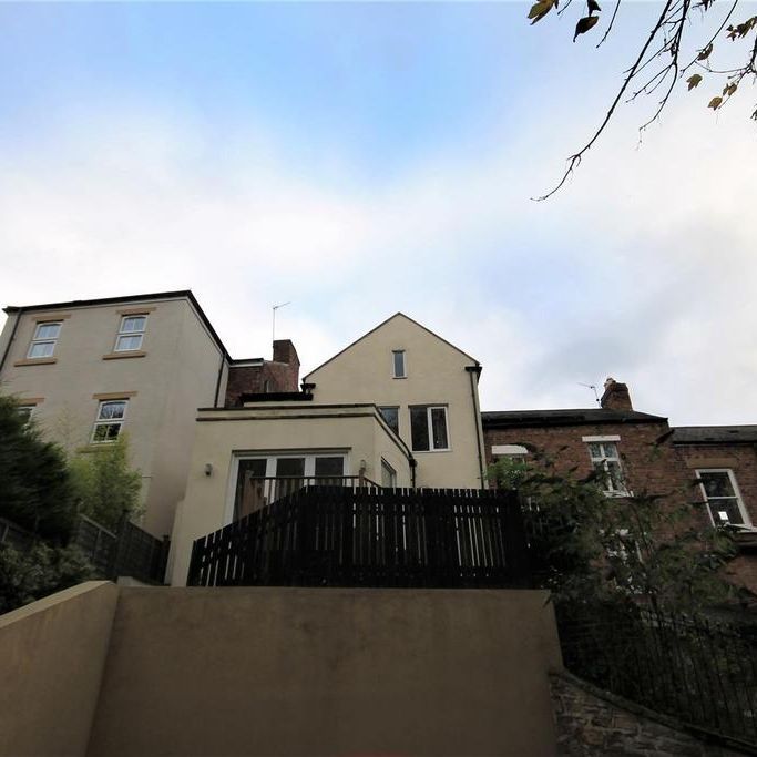 4 bedroom private hall to rent - Photo 1