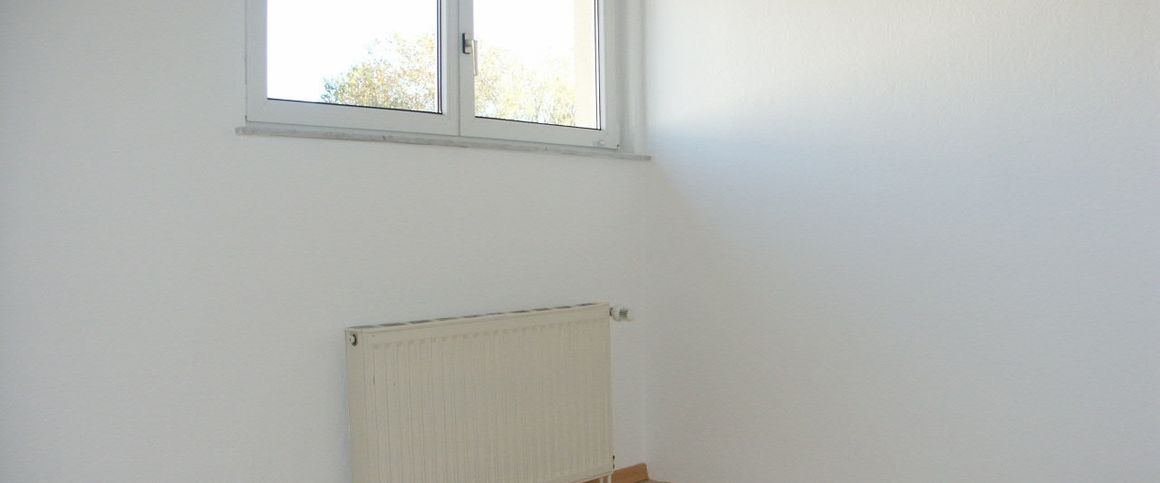 Sonnenhügel, 3 Zimmer-Küche-Bad Wohnung, nur für eine 2er Wohngemeinschaft geeignet. - Photo 1