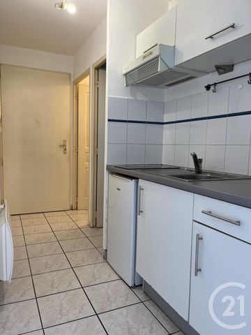 Location Appartement 1 pièce 26m² MONT DE MARSAN 40000 - Photo 3