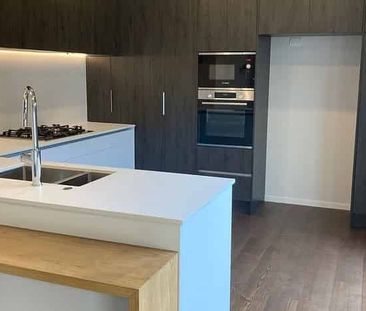 Howick, 4 Bedrooms - Photo 2