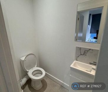 1 bedroom in a house share to rent - Photo 5