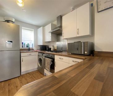 3 bedroom end of terrace house to rent - Photo 2