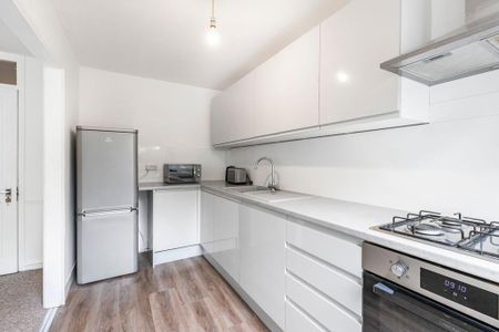 5 bedroom flat to rent - Photo 2