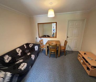 3 bedroom flat to rent - Photo 6