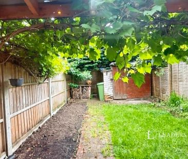 4 bedroom semi-detached house to rent - Photo 5