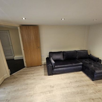 2 Bed Student flat Fallowfield Manchester - Photo 1