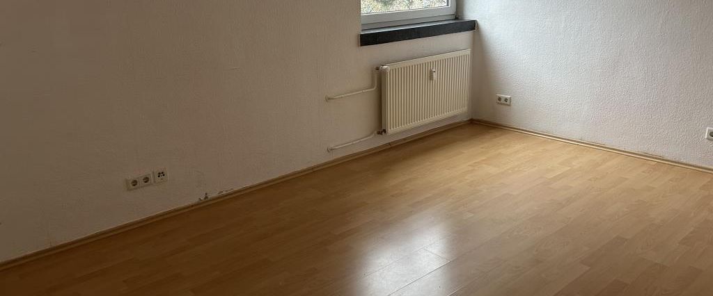 Geräumige 3-Zimmer-Wohnung in Eberstadt ab sofort zu vermieten! - Photo 1