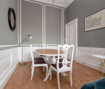A spacious and bright furnished two bedroom conversation flat overl... - Photo 4