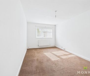 3 bedroom detached bungalow to rent - Photo 2