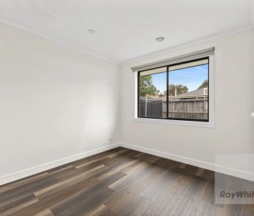 “Modern Family Home” - Photo 2