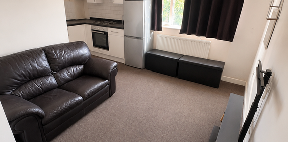 1 bedroom flat to rent - Photo 2