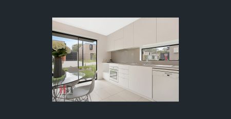 MODERN TOWNHOUSE READY TO LEASE! - Photo 5