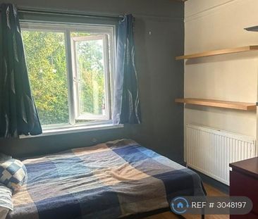 3 bedroom flat to rent - Photo 1