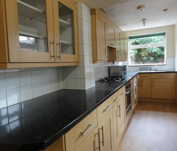 1 bedroom in a house share to rent - Photo 3