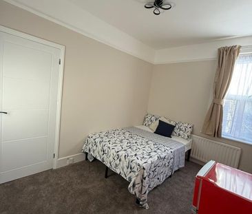 Room in a Shared Flat, London, N17 - Photo 3