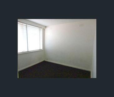 4/30 James Street, Windsor, Vic 3181 - Photo 2
