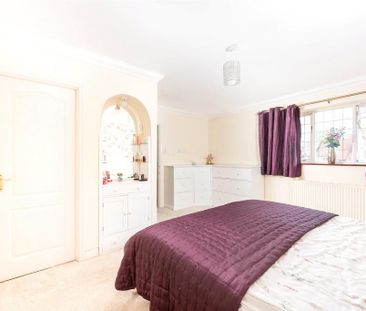 4 bedroom detached house to rent - Photo 3