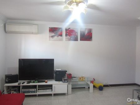 Renovated Townhouse - Photo 2