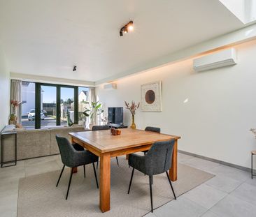 Prachtige, totaal vernieuwde woning nabij centrum Wettteren - Photo 4
