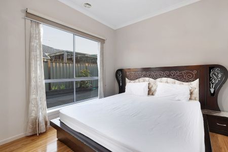 Charming Family Home in Craigieburn - Photo 5