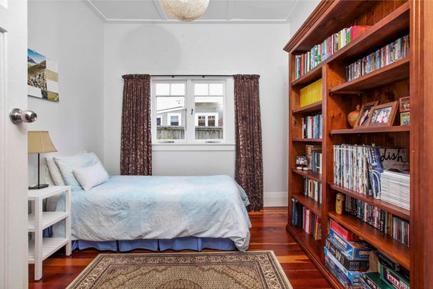 Charming 1930s Bungalow in Vibrant Otahuhu - A Perfect Blend of Character and Modern Living - Photo 1