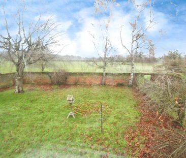 4 bedroom detached house to rent - Photo 2