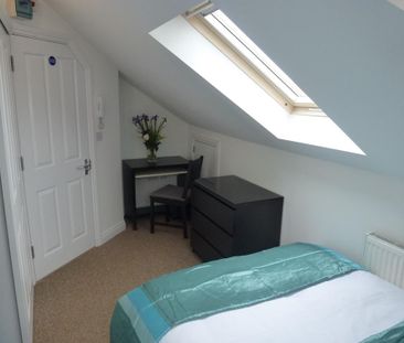 1 bedroom in a house share to rent - Photo 2