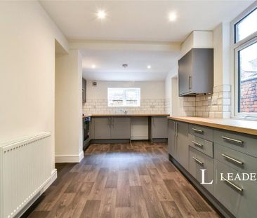 4 bedroom terraced house to rent - Photo 3