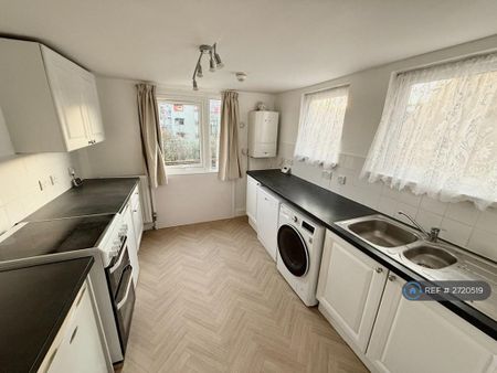 1 bedroom flat to rent - Photo 2