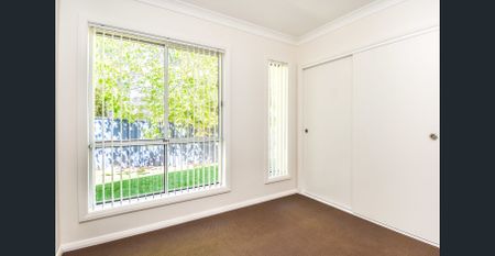 Modern & Light-Filled Contemporary Living - Photo 3