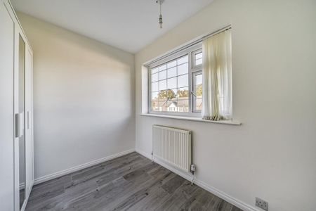 3 bedroom detached house to rent - Photo 2