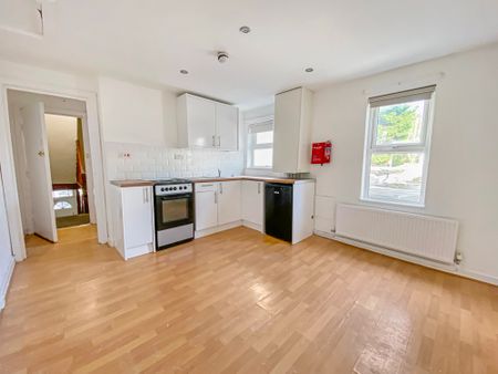 Flat 4, 17 Ely Road, Cardiff CF5 2JF - Photo 2