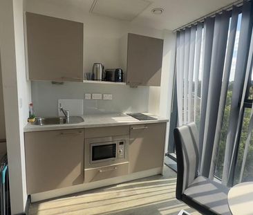 Studio to rent - Photo 2