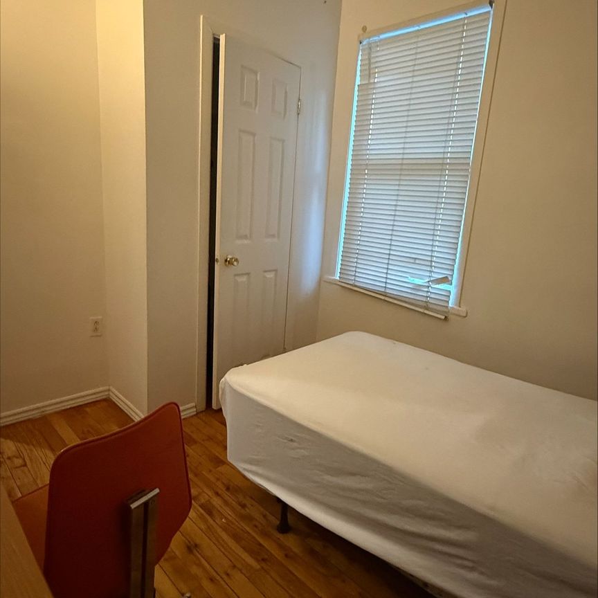 For Lease - 262 EMOND Street Unit# A, Vanier and Kingsview Park, Ontario - Photo 1