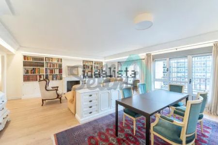 Alquiler de piso en Plaza del Fresno - Foto 2