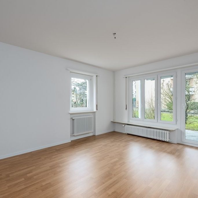 Idyllische Wohnung mit grossem Gartensitzplatz - Photo 1