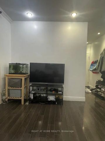 75 Bartlett Avenue #Main - Photo 2