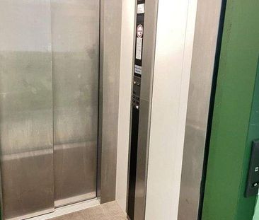 Himmlisch Wohnen unterm Dach mit großer Küche und Tageslichtbad! - Photo 6