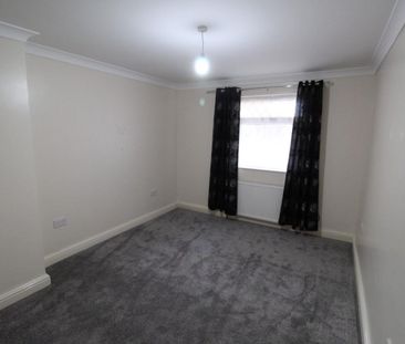 3 bedroom House To Let - Photo 4