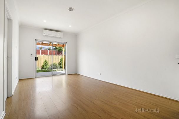 11 Limandus Crescent, Cranbourne South - Photo 1